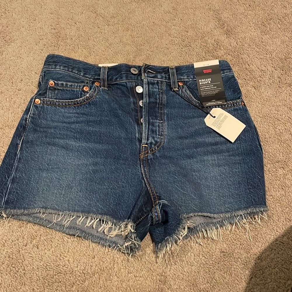 Levi’s Ribcage shorts - Picture 3 of 5